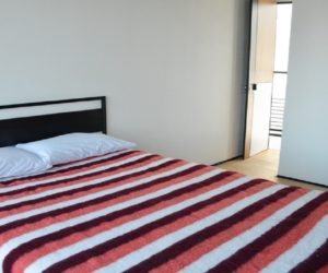 Room (4) Room (4)