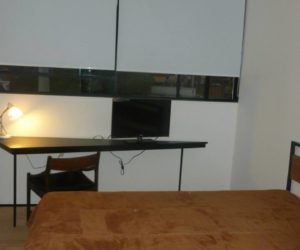 Room (8) Room (8)