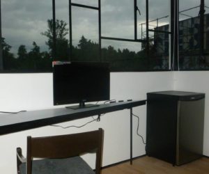 Room (9) Room (9)