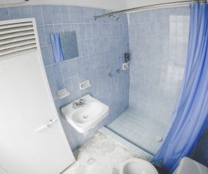 Baño-comun-1 Baño-comun-1