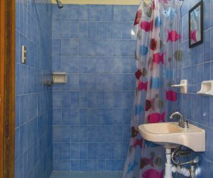 Cuarto-9-Baño-privado-2 Cuarto-9-Baño-privado-2
