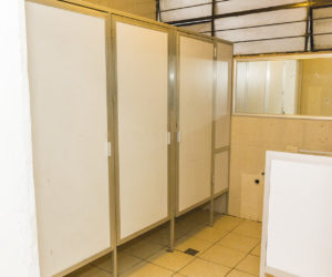 Bathrooms (1) Bathrooms (1)