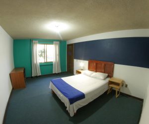 Room 4 (1) Room 4 (1)