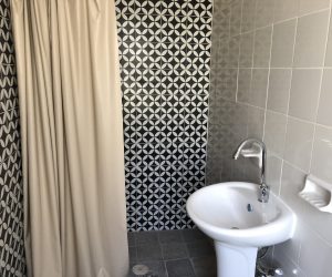 Cuarto 9 - Baño privado (2) Cuarto 9 - Baño privado (2)