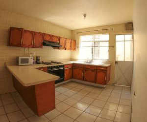 Kitchen (4) Kitchen (4)