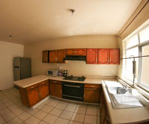 Kitchen (5) Kitchen (5)