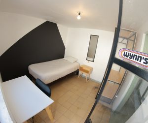 Room 5 (6) Room 5 (6)