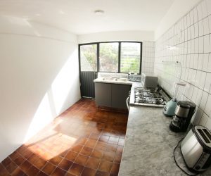 Kitchen (3) Kitchen (3)
