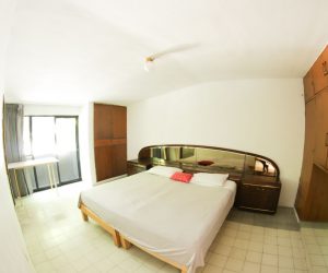 Room 4 (8) Room 4 (8)