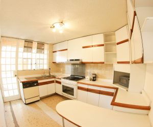 Kitchen (3) Kitchen (3)