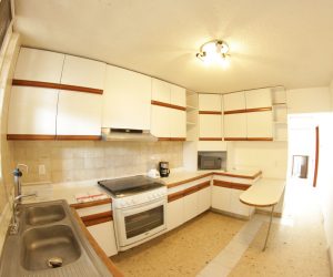 Kitchen (7) Kitchen (7)