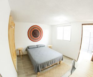 Room 2 (4) Room 2 (4)