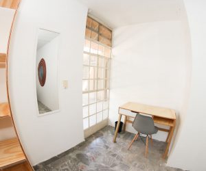 Room 4 (4) Room 4 (4)