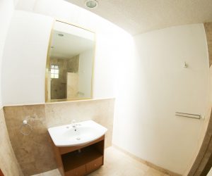 Room 9 - Private bathroom (2) Room 9 - Private bathroom (2)