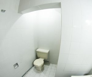 Shared bathroom 2 (3) Shared bathroom 2 (3)
